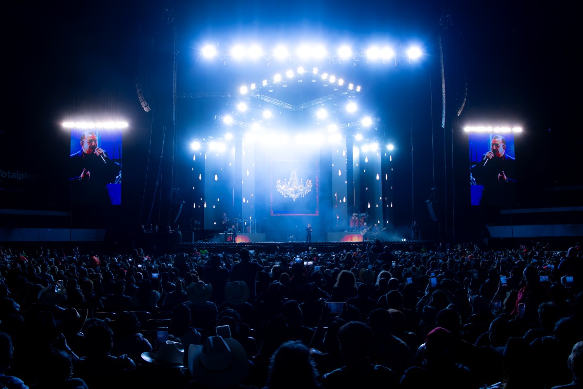 Conjunto Primavera llenó de nostalgia la Arena CDMX